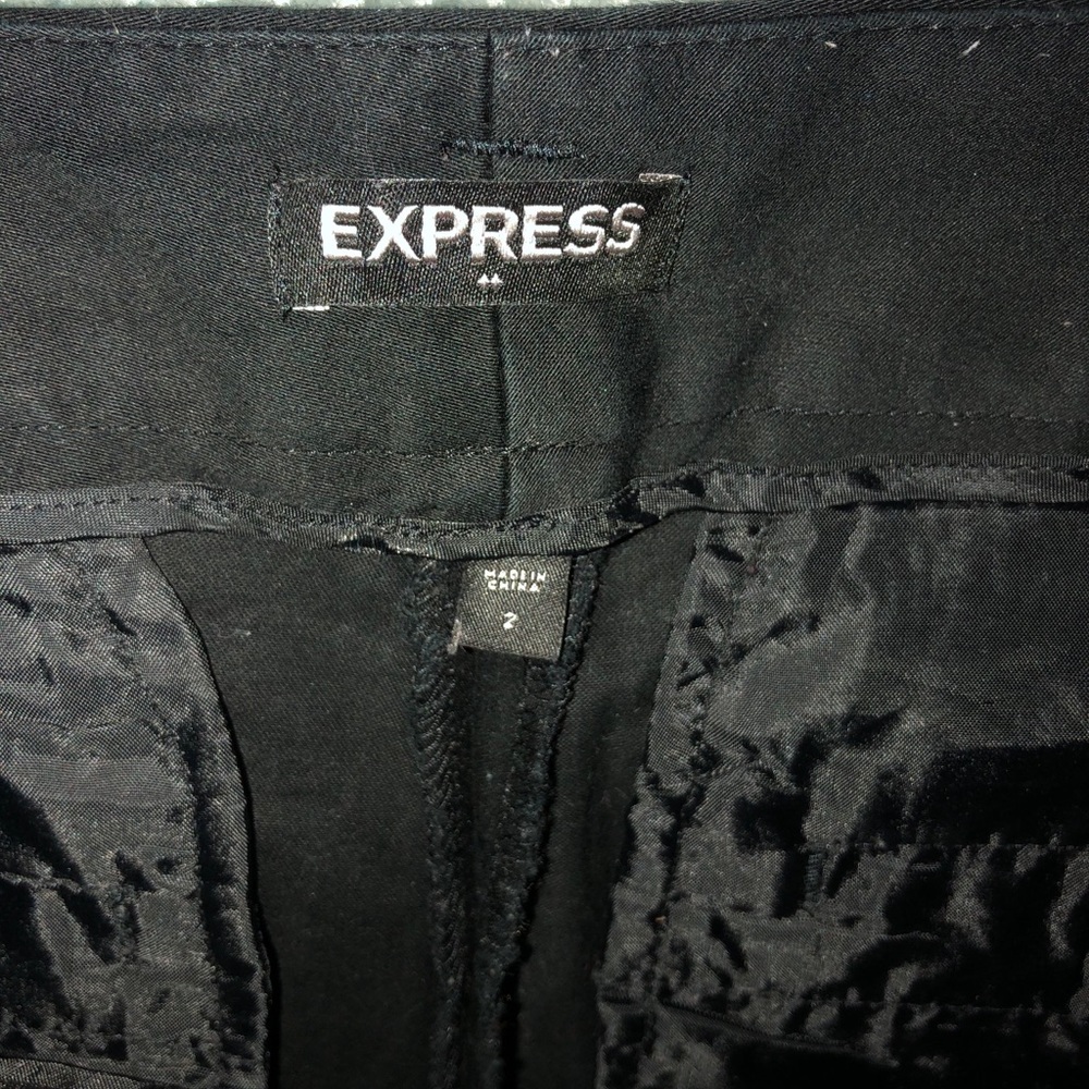 Express Shorts - Picture 3 of 3